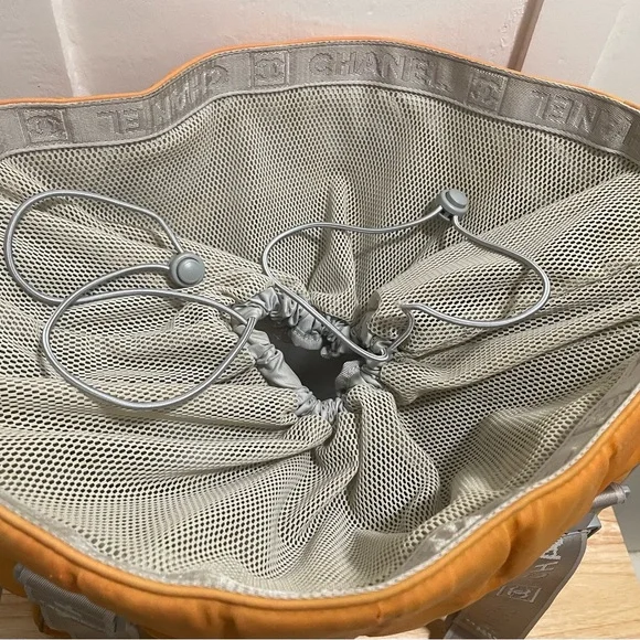 Chanel Gym Cloth Bag - Picture 4 of 11